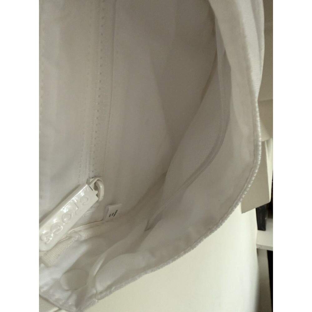 Crocs Classic Crossbody Bag - White - Purse- Adjustable Strap - Picture 4 of 12